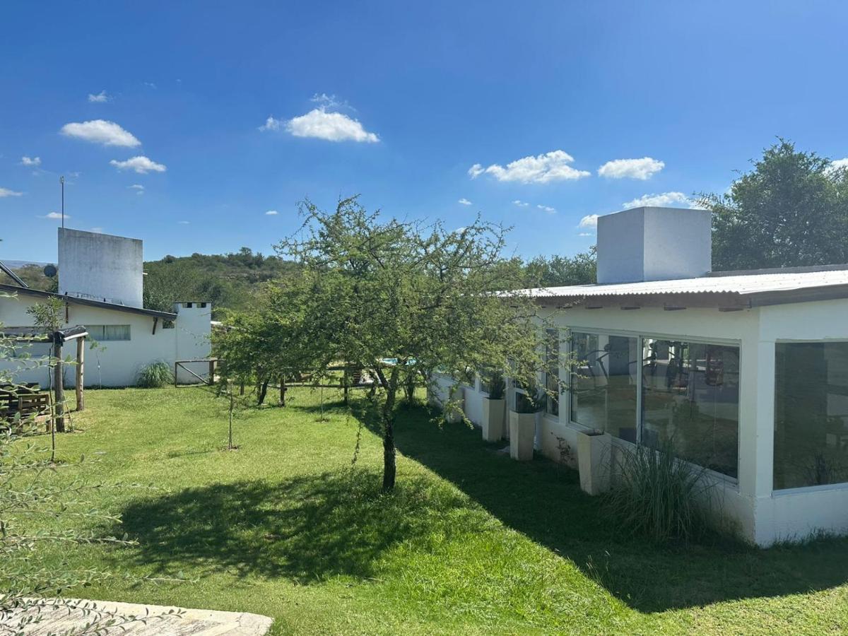 El Rincon De Jose Luis - Cabanas Y Restaurante Tanti Extérieur photo