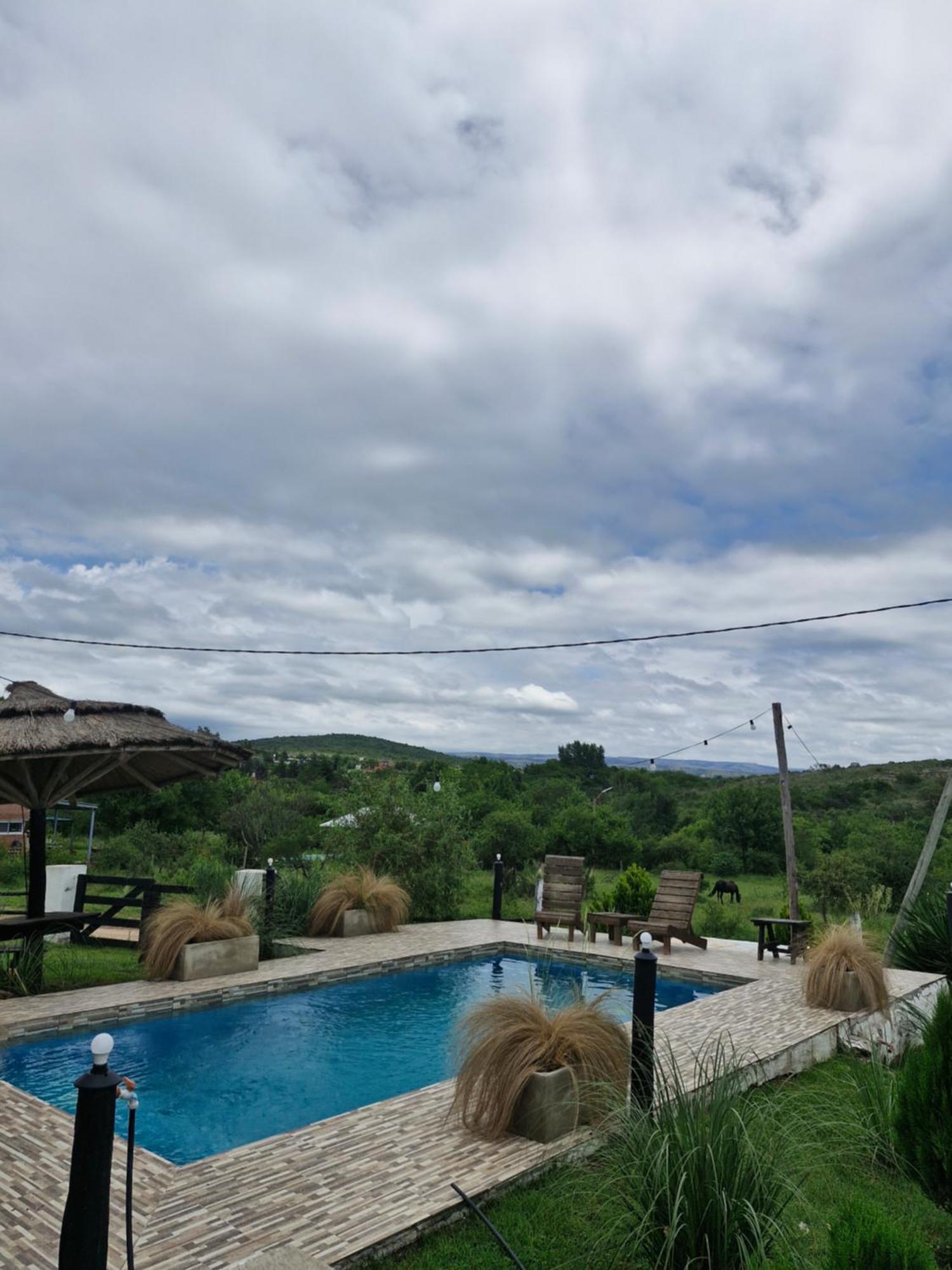 El Rincon De Jose Luis - Cabanas Y Restaurante Tanti Extérieur photo