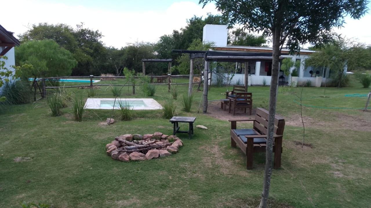 El Rincon De Jose Luis - Cabanas Y Restaurante Tanti Extérieur photo